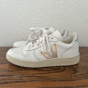Veja V-10 Bicolor Metallic Low-Top Sneakers Size 6